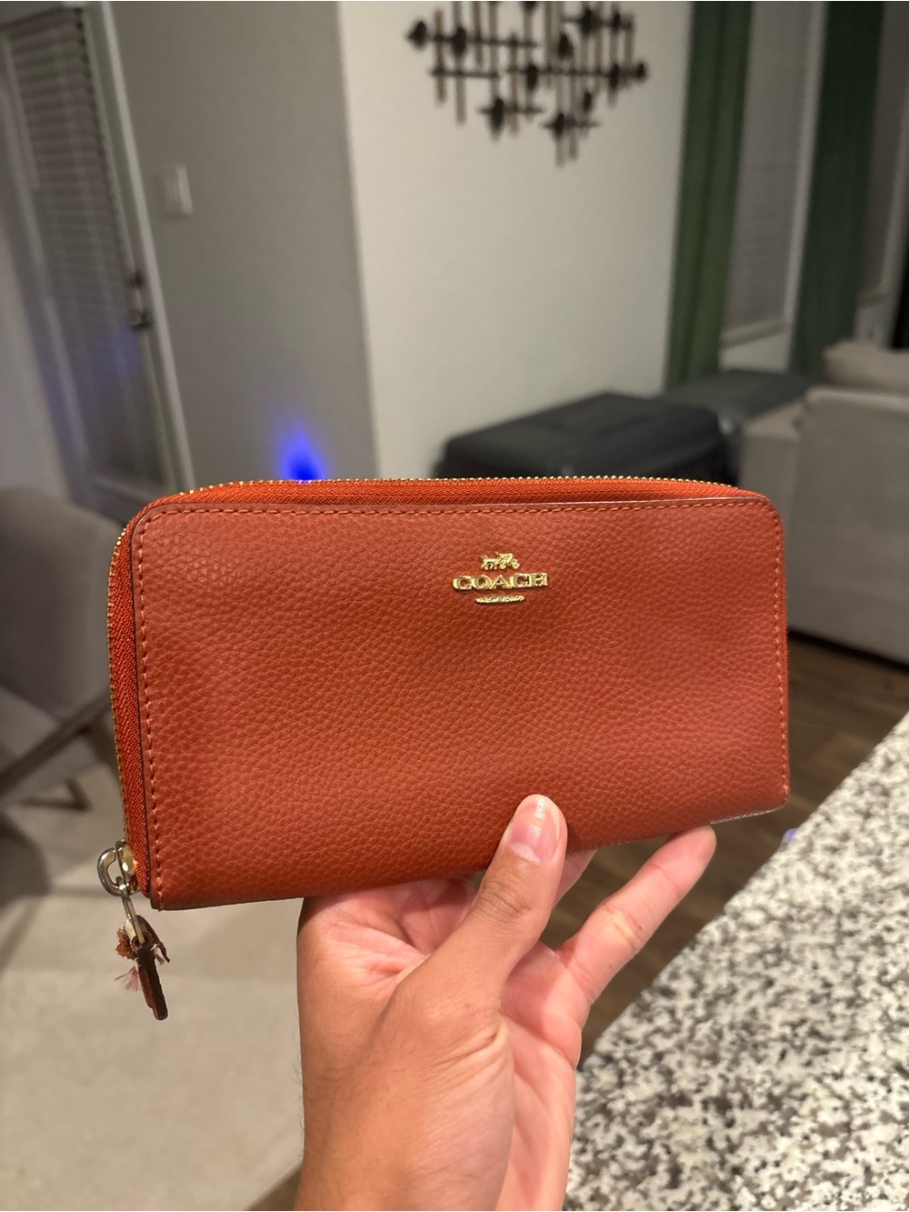 Coach Zip-Around Wallet in Rich Tan Leather with Gold Logo - Picture 3 of 11